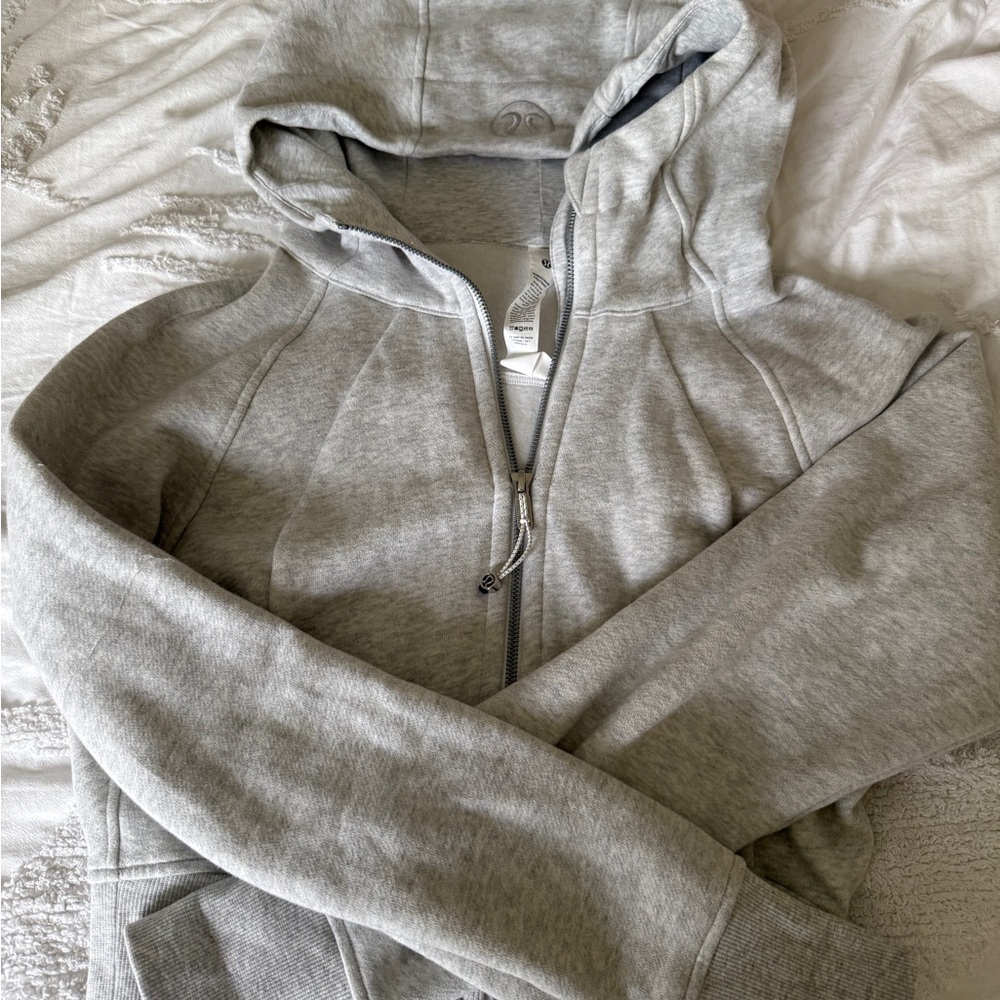 Lululemon Scuba crop hoodie